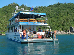 Queen Scuba - dive deck