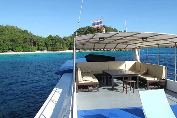 MV Oktavia - Dive deck