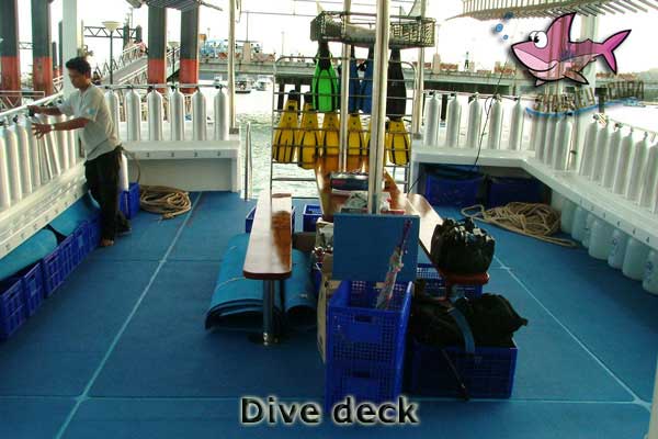 Somboon 4 - Dive deck